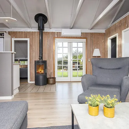 Casa de Férias Spacious Retreat In Skovmose-by Traum Nedre Lysabild